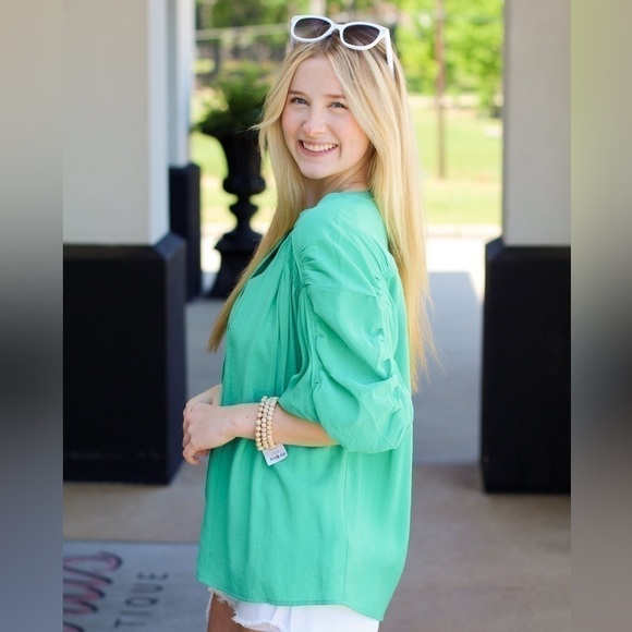 ENTRO Women's Short Puff Sleeve Button down - Picture 2 of 10